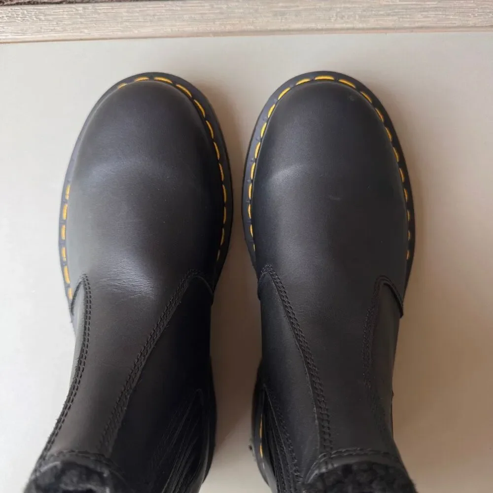 Dr. Martens 2976 Wintergrip Chelsea Boots Womens 8 Fur Lined Black Leather Pull